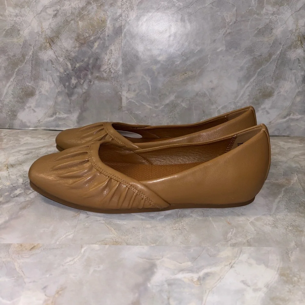 Baretraps Charlie Women's Flats NWOT